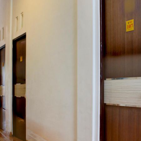 Oyo 3855 Homestay Semata Wayang Syariah Banjarbaru Exterior foto